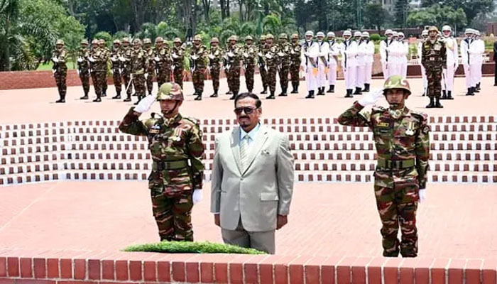 জাতীয় স্মৃতিসৌধে বীর শহীদদের প্রতি ভারপ্রাপ্ত রাষ্ট্রপতির শ্রদ্ধা