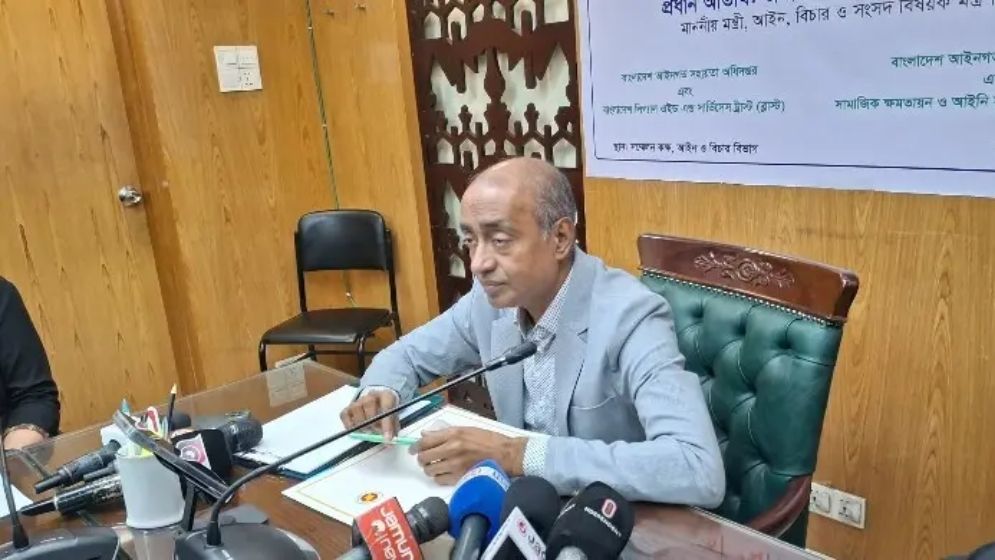 ট্রাইব্যুনালের বিচার নিয়ে হিউম্যান রাইটস ওয়াচের পর্যবেক্ষণ খতিয়ে দেখছে সরকার