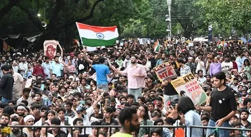 দিল্লিতে শিক্ষার্থীদের আন্দোলন তীব্র, বন্ধ ১৬টি মেট্রো স্টেশন