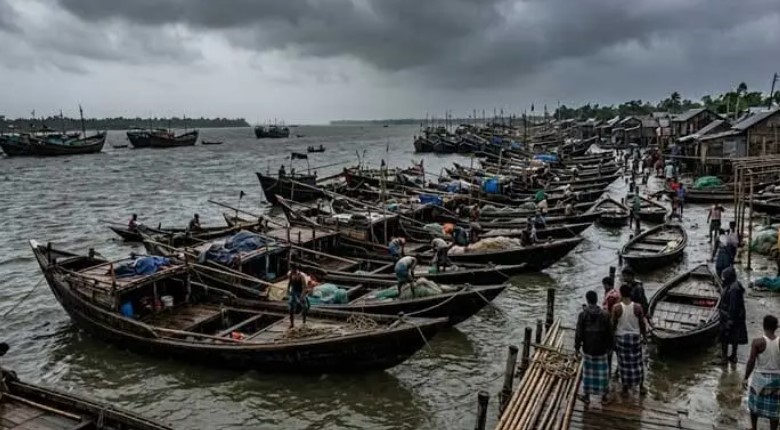 দেশের সমুদ্র বন্দরগুলোতে ৩ নম্বর স্থানীয় সতর্ক সংকেত জারি