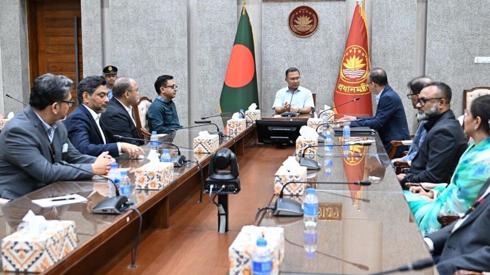 পোশাক শিল্পের বাধা দূর করতে সংশ্লিষ্টদের প্রধানমন্ত্রীর নির্দেশনা