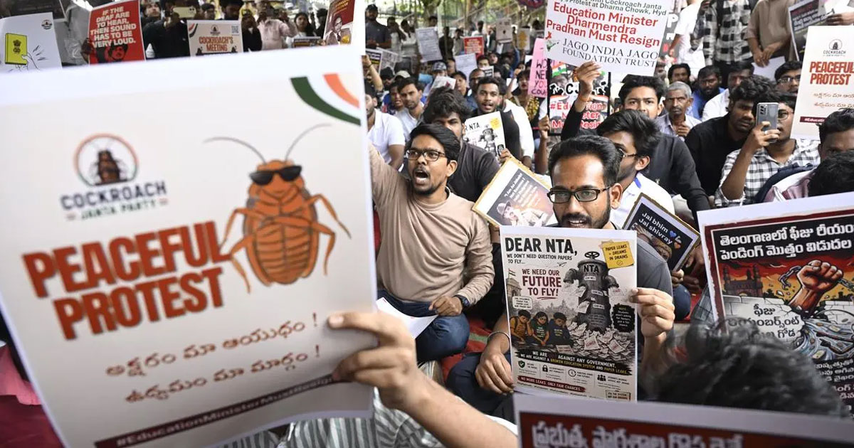 ভারতে শিক্ষামন্ত্রীর পদত্যাগের দাবিতে বিভিন্ন রাজ্যে ছড়িয়ে পড়েছে বিক্ষোভ