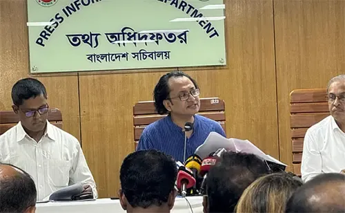 মন্ত্রিসভায় রদবদল নিয়ে যা বললেন তথ্য উপদেষ্টা জাহেদ উর রহমান