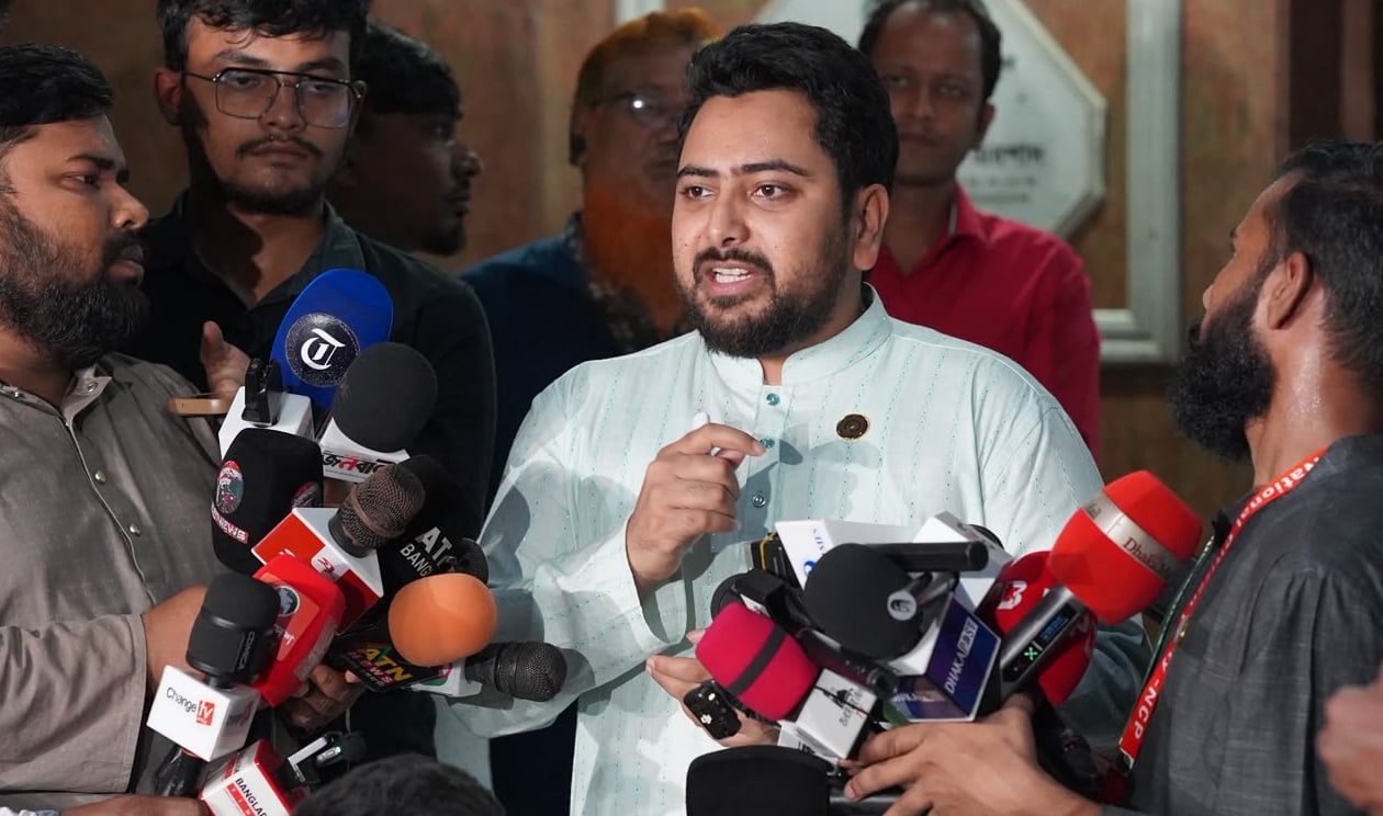 রাষ্ট্রপতিকে শুধু পদত্যাগ নয়, গ্রেপ্তার করে বিচারের দাবি নাহিদের