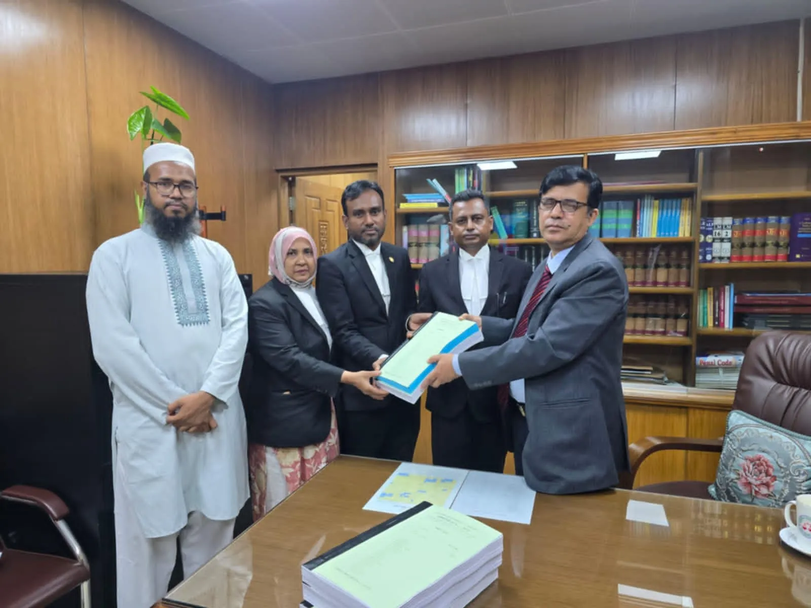 শাপলা চত্বরে হত্যাকাণ্ডের ঘটনায় শেখ হাসিনাসহ ৪১ জনের বিরুদ্ধে অভিযোগ