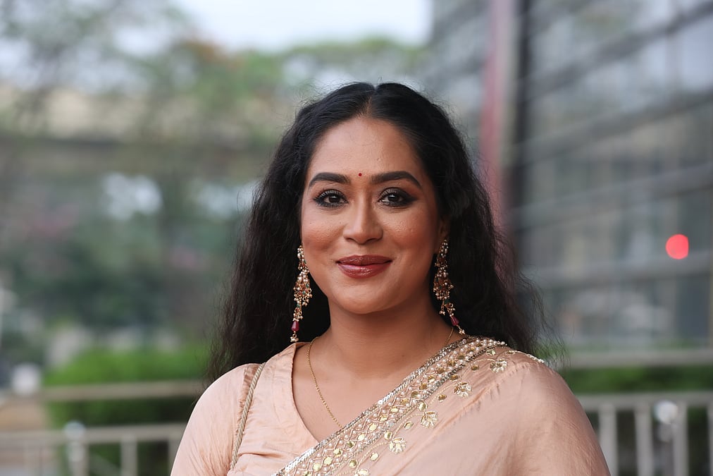 দেশের সাধারণ মানুষ বরাবরই প্রতারিত হয়েছে বলে মনে করেন মম