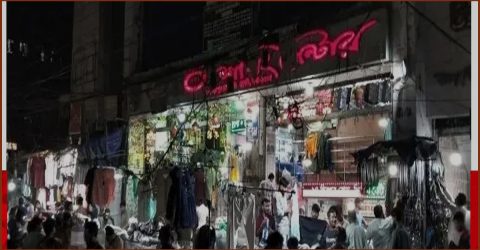 নিউমার্কেটে দোকান বসানো নিয়ে ছাত্রদল-যুবদলের সংঘর্ষে আহত ২৫