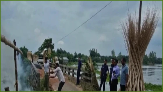 পাবনার চাটমোহরে ৪ লাখ টাকার অবৈধ চায়না দুয়ারি জাল ধ্বংস
