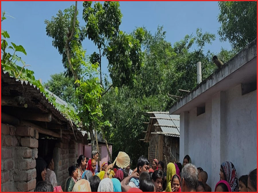 রাজশাহীর চারঘাটে বিদ্যুৎস্পৃষ্ট হয়ে শ্বশুর ও পুত্রবধূর মৃত্যু