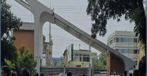উপাচার্য পরিবর্তনের প্রতিবাদে উত্তাল চুয়েট, চলছে কমপ্লিট শাটডাউন