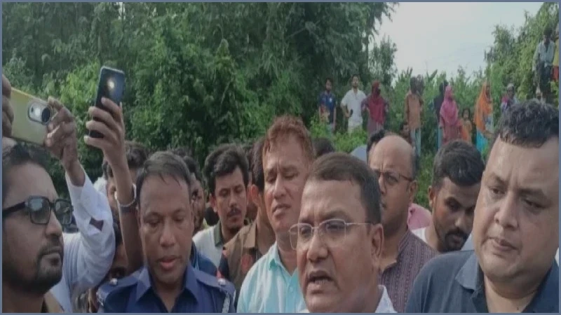 কুমিল্লায় শিক্ষকপুত্রের মৃত্যু: ছিনতাই নাকি অন্য উদ্দেশ্য, তদন্তে পুলিশ