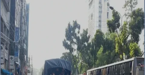 গুলিস্তানে জাসদ কার্যালয়ে অভিযান, আওয়ামী লীগের শতাধিক নেতাকর্মী আটক