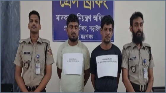 নড়াইলে বাস শ্রমিক সেজে ইয়াবা পাচার, ৮ হাজার পিসসহ আটক ২