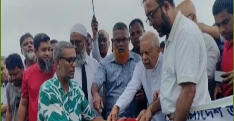 প্রতিষ্ঠাবার্ষিকীতে ফেনীতে উন্মুক্ত জলাশয়ে পোনা মাছ অবমুক্ত করল বিএনপি