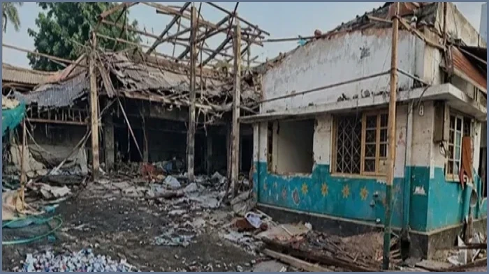 মিরপুরে স্বাস্থ্যকেন্দ্রে হামলা ও লুটপাট: গ্রেপ্তার ৪