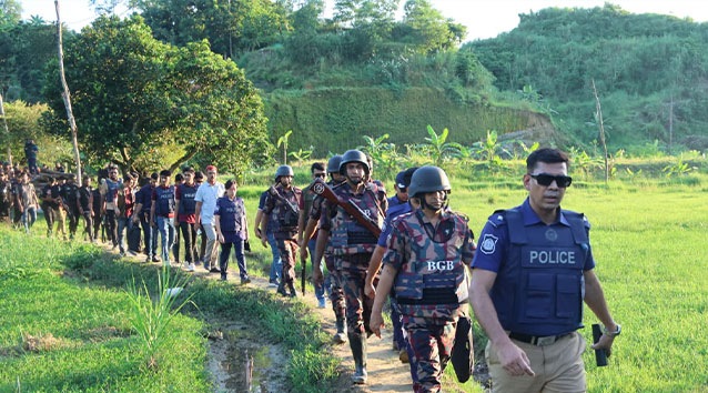 সীতাকুণ্ডের দুর্গম এলাকায় আইনশৃঙ্খলা বাহিনীর তিন শতাধিক সদস্যের অভিযান