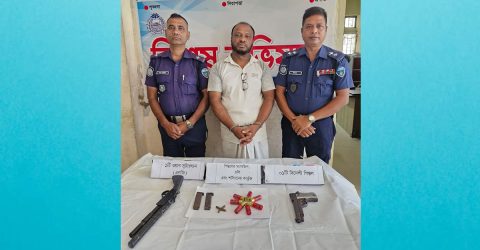 হাটহাজারীতে আগ্নেয়াস্ত্রসহ স্বেচ্ছাসেবক লীগ নেতা গ্রেপ্তার