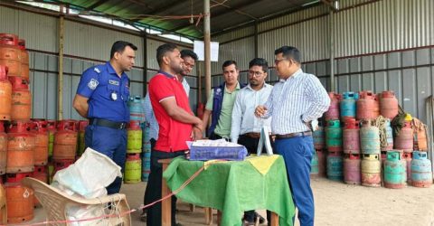আনোয়ারায় এলপিজি গ্যাস ব্যবসায়ীকে লাখ টাকা জরিমানা