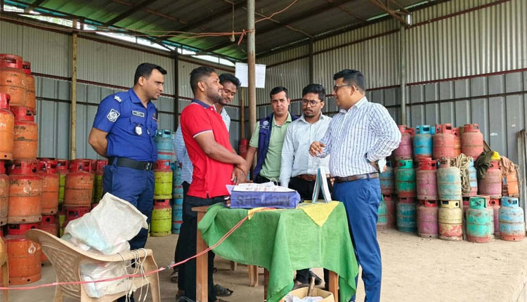 আনোয়ারায় এলপিজি গ্যাস ব্যবসায়ীকে লাখ টাকা জরিমানা