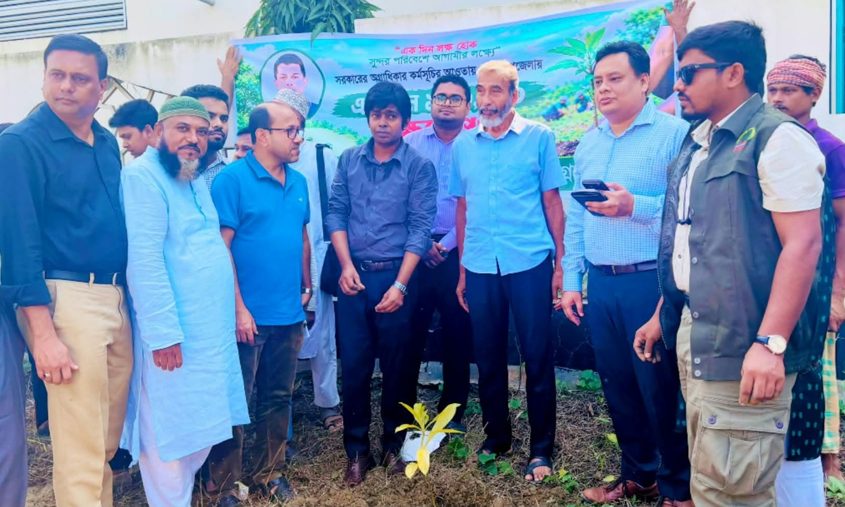 লোহাগাড়ায় ৫ হাজার চারা রোপণের কর্মসূচি উদ্বোধন