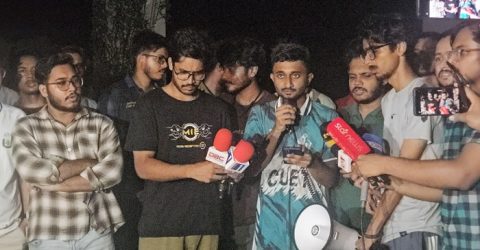 চুয়েট উপাচার্যকে পদত্যাগের আল্টিমেটাম, না মানলে অবরুদ্ধের ঘোষণা