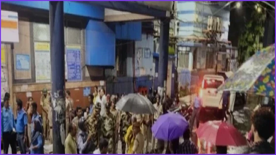 কলকাতার পূজামণ্ডপে পদদলিত হয়ে ১৭ জনের মৃত্যু