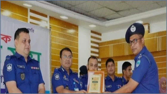 কুমিল্লা জেলা পুলিশের মাসিক কল্যাণ সভা অনুষ্ঠিত, পুরস্কৃত হলেন সেরা কর্মকর্তারা