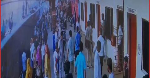 জয়দেবপুরে আসামি ছিনিয়ে নিতে পুলিশ ফাঁড়িতে হামলা, আহত ২