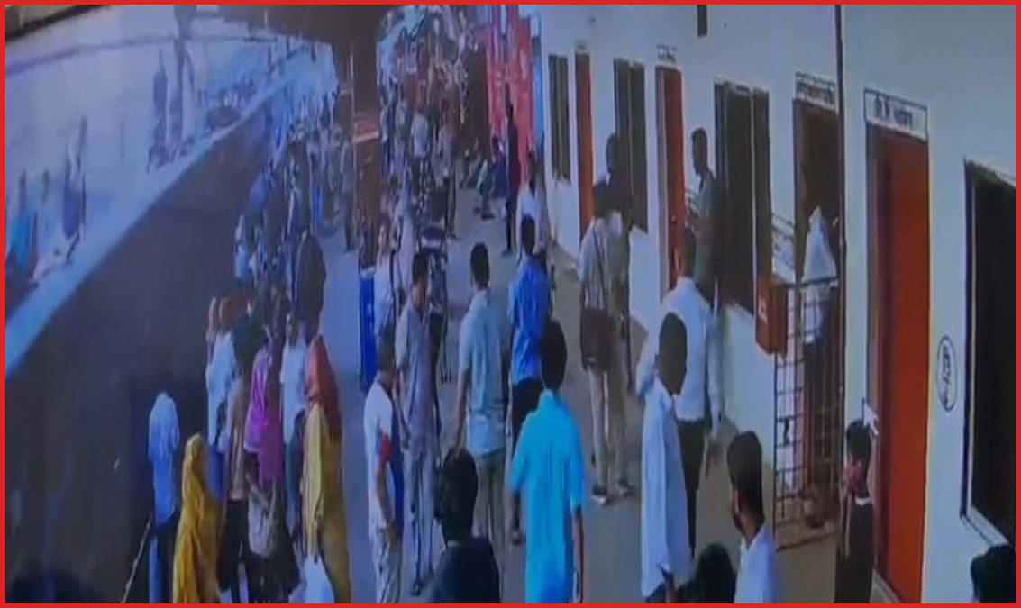 জয়দেবপুরে আসামি ছিনিয়ে নিতে পুলিশ ফাঁড়িতে হামলা, আহত ২