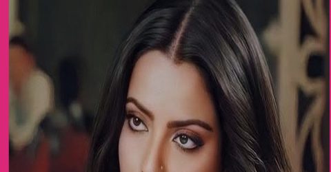 ৭২ বছর পূর্ণ করলেন বলিউডের ‘চিরসবুজ’ রূপসী রেখা
